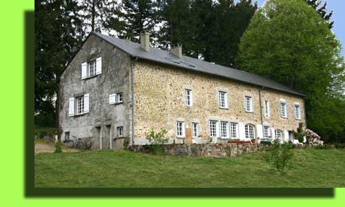 La batisse du 19e si�cle du Domaine PUYMAURY